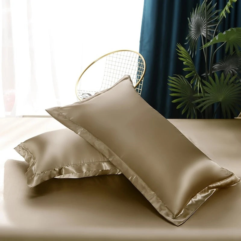 Luxurious Silk Bedding Set (4 pcs)